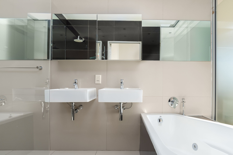 Bathroom, Four Seasons 1701, City of Cape Town