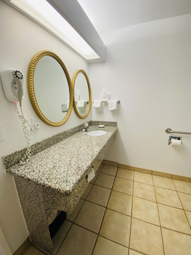 Bathroom 4, Masterpiece Hotel, San Luis Obispo