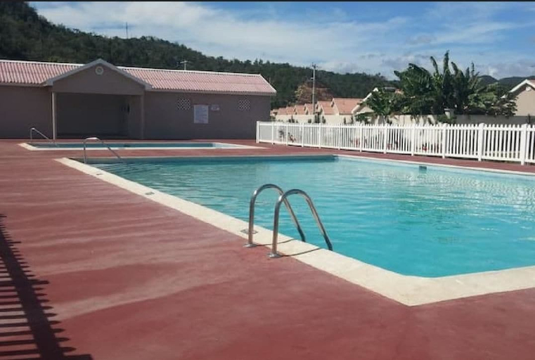 Sport & Beauty, Caymanas Adrian's Vacation House