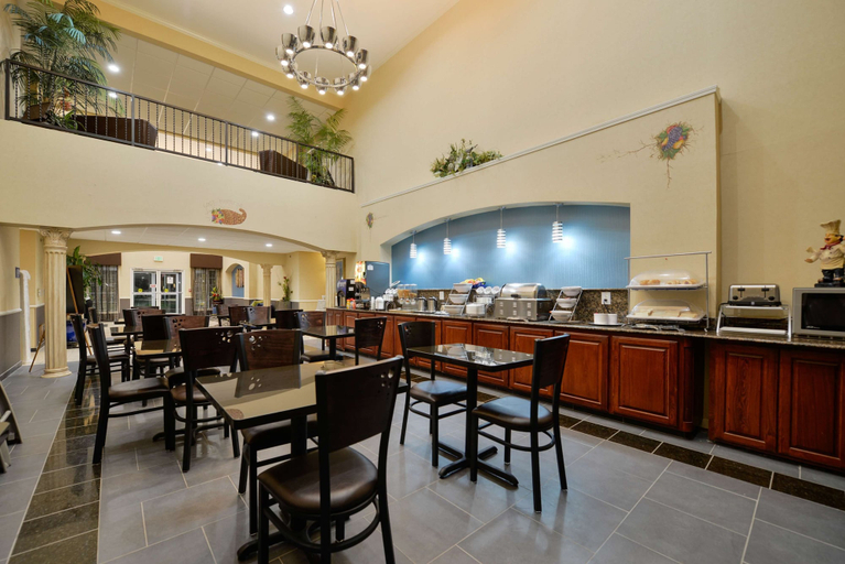 Food & Drinks 5, Best Western Plus Cutting Horse Inn & Suites, Parker