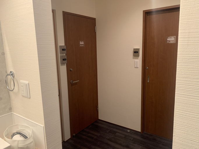 Bathroom 4, B&B Yuigahama, Kamakura