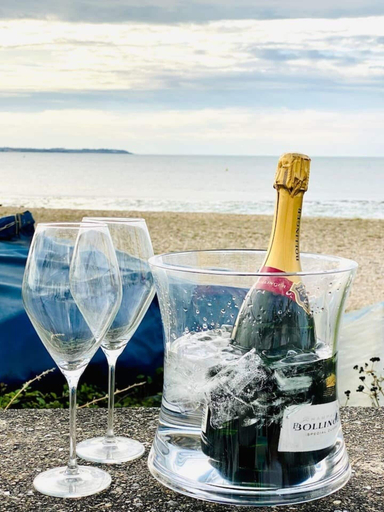Food & Drinks, Beachfront Retreat With Panoramic Views Of The Bay, Kent