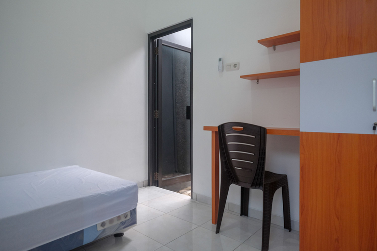 Bedroom 4, KoolKost near Kampus UNS Solo (Minimum Stay 6 Nights), Solo