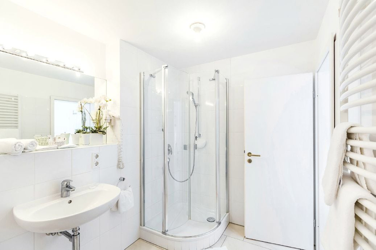 Bathroom 5, Hotel Villa Falkenberg, Düsseldorf