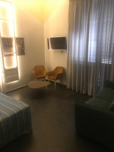 Bedroom 5, Napoli Svelata, Napoli