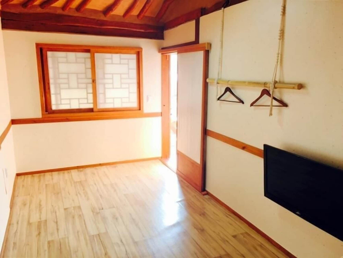 Others 5, Hanok Raon, Gyeongju