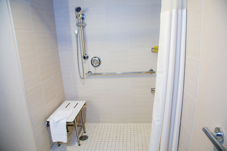 Bedroom 5, DoubleTree by Hilton Las Vegas Airport, Clark