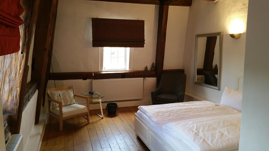 Bedroom 2, Schloss Burgbrohl, Ahrweiler