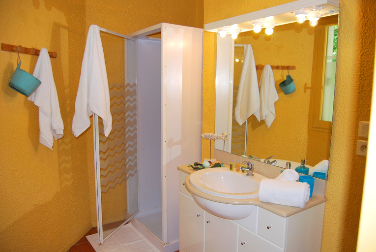 Bathroom, Lagrange Vacances Les Ségalières, Lot