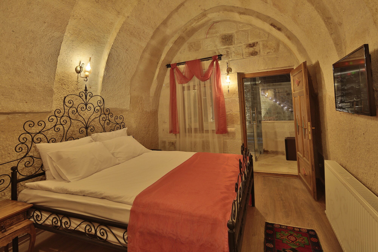 Bedroom 5, Jacob's Cave Suites, Nevşehir