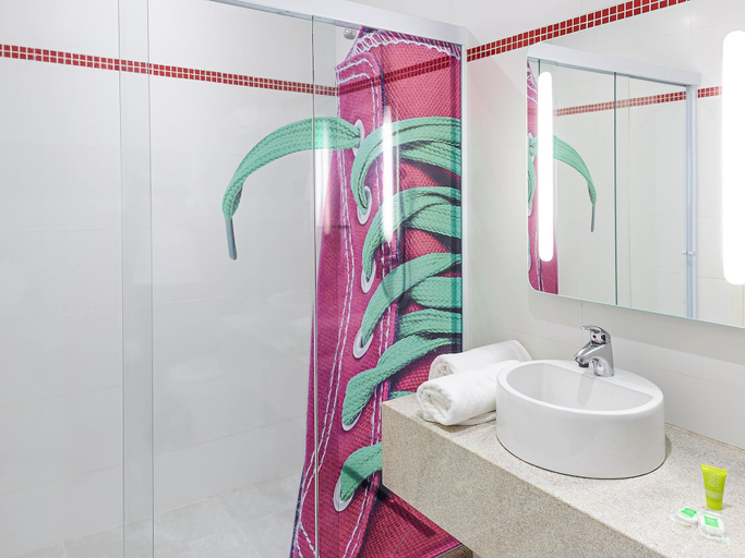 Bathroom 3, ibis Styles Birigui, Birigui