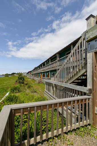 Exterior & Views 2, Jot's Resort, Curry