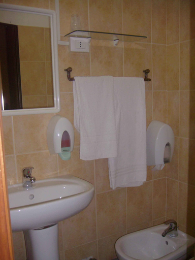 Bathroom 5, Pensione Aurora, Imperia