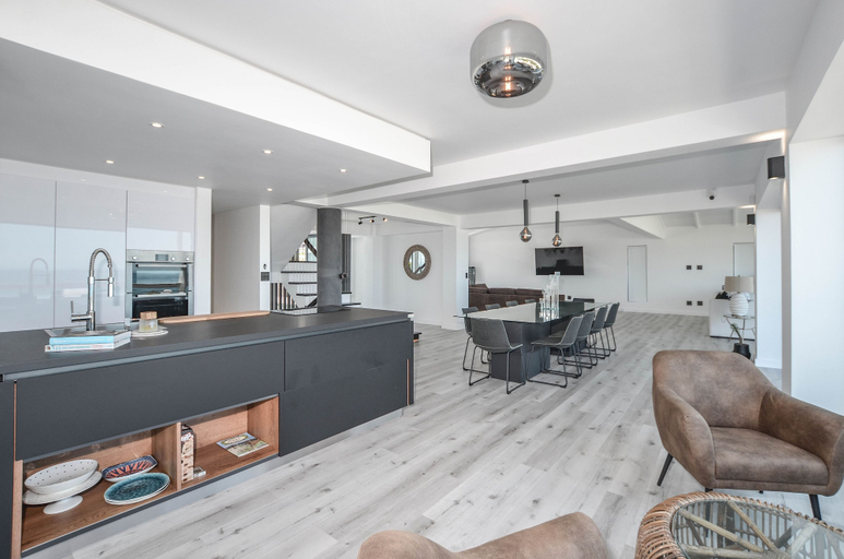 Others 5, Sandbanks Villa, West Coast
