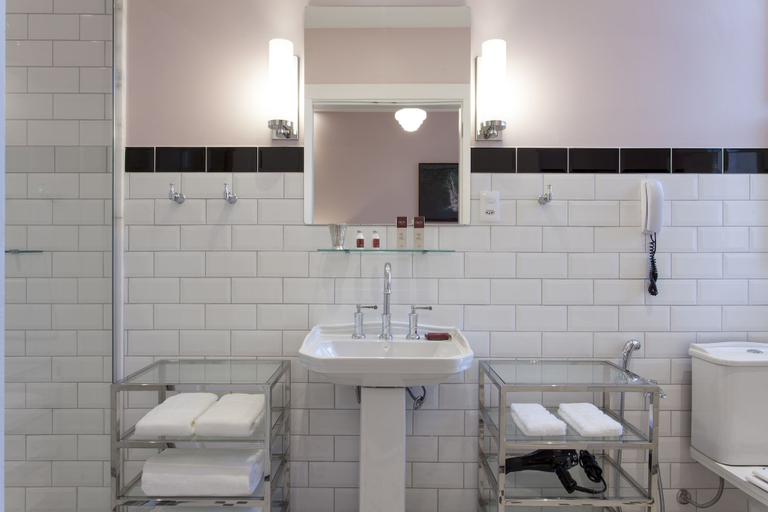 Bathroom 5, Fera Palace Hotel, Salvador