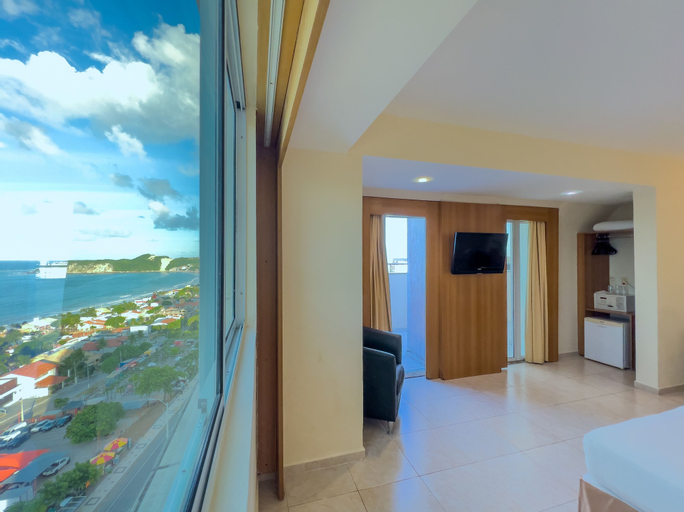 Exterior & Views 11