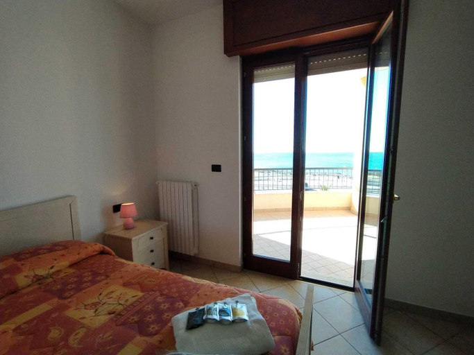 Water view 3, Rosa Virginia vista mare, Lecce
