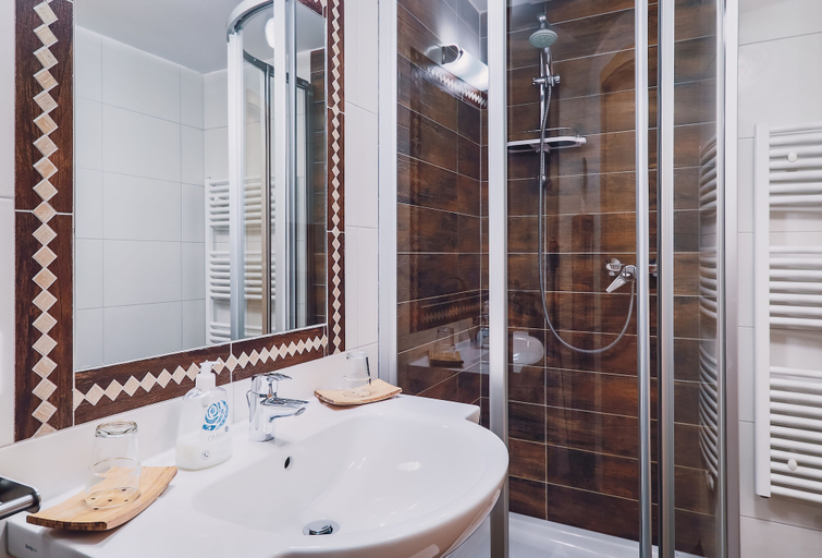 Bathroom 4, Hotel Garni Panorama Guggenbichl, Zell am See