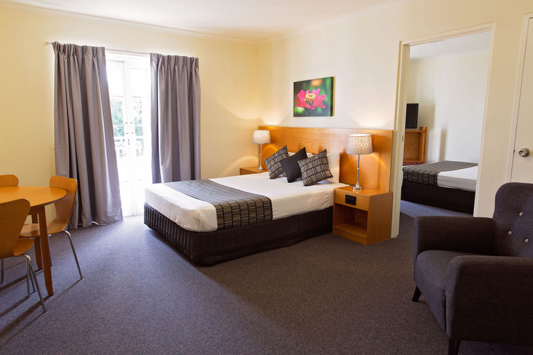 Bedroom 4, White Lace Motor Inn, Mackay - Pt A