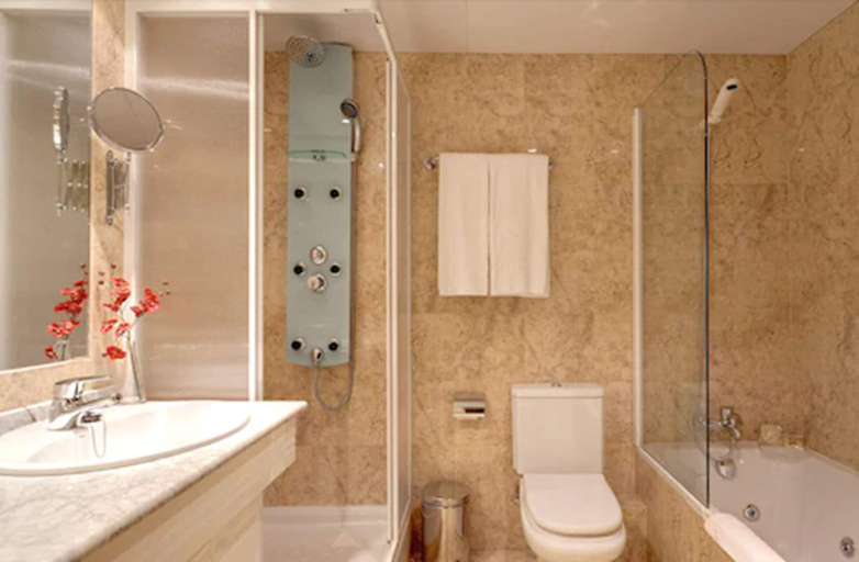 Bathroom 4, Hotel Madrid Torrejón Plaza, Madrid