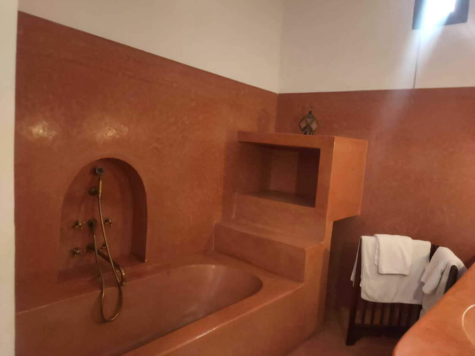 Bathroom 5, Riad Marelia, Marrakech