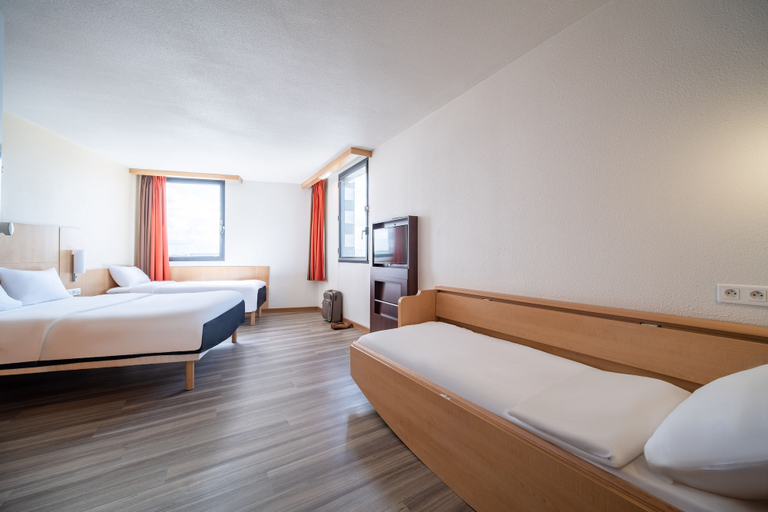 Bedroom 3, B&B HOTEL Calais Terminal Cité de l'Europe 3 étoiles, Pas-de-Calais
