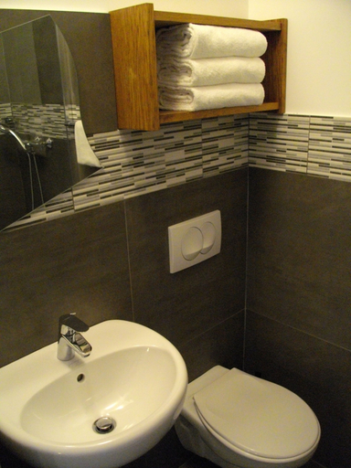Bathroom 3, Residella House, Vaucluse