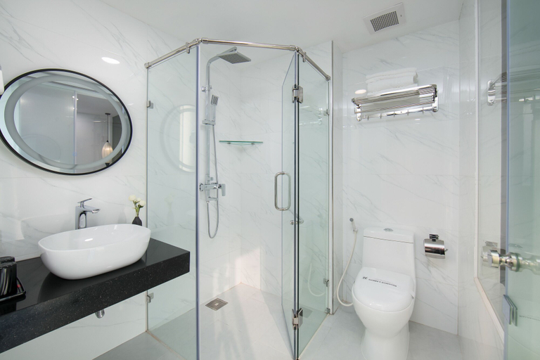 Bathroom 5, Hanoi Exclusive Hotel , Hoàn Kiếm