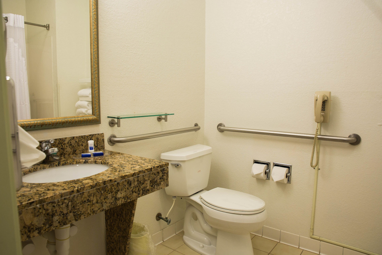 Bathroom 4, Best Western Celina, Mercer