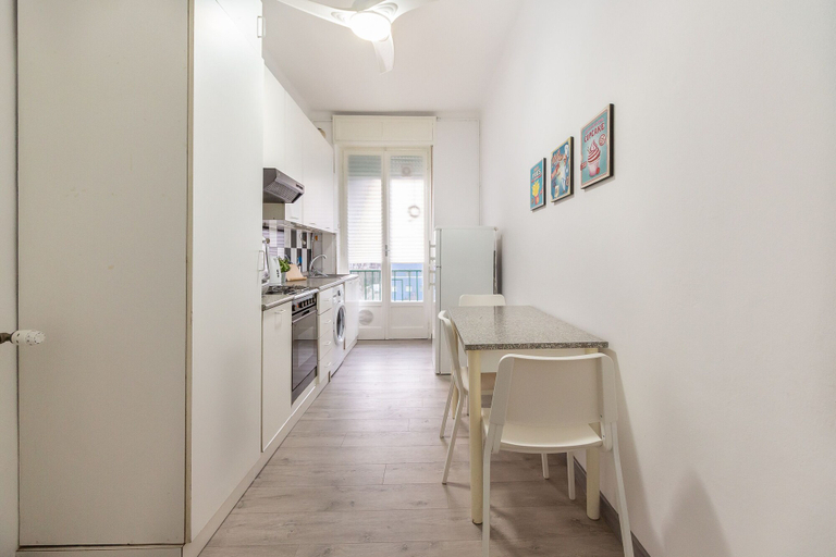In-room dining 5, Bright 1 Bedroom near MM1, Milano