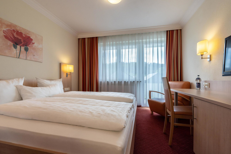 Bedroom 3, Hotel Dirsch Wellness & Spa Resort, Eichstätt