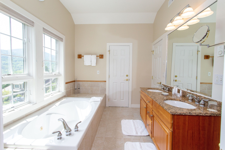 Bathroom 5, Topnotch Resort, Lamoille