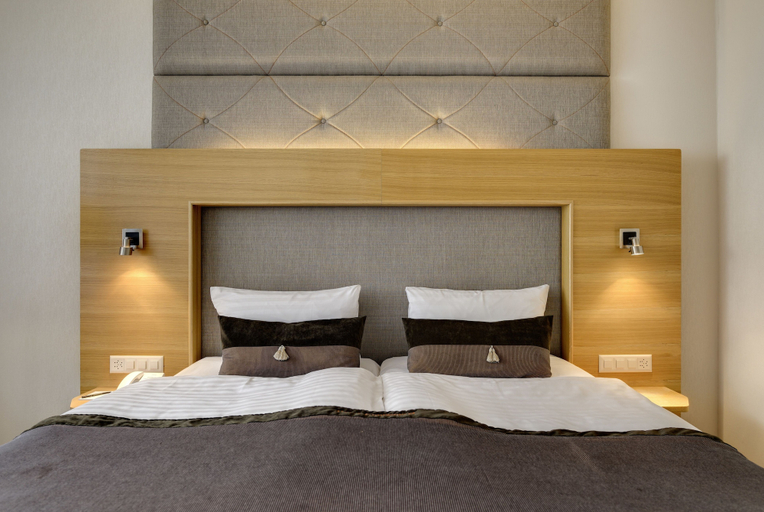 Bedroom 2, Hotel Continental, Lausanne