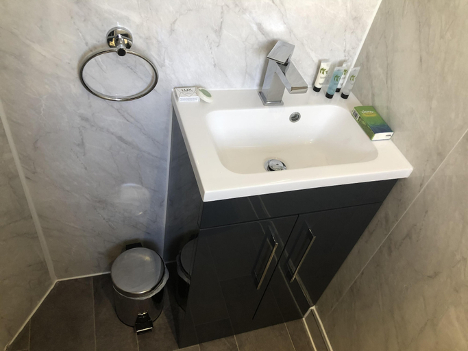 Bathroom 3, Harbour Lodge B&B, Torbay