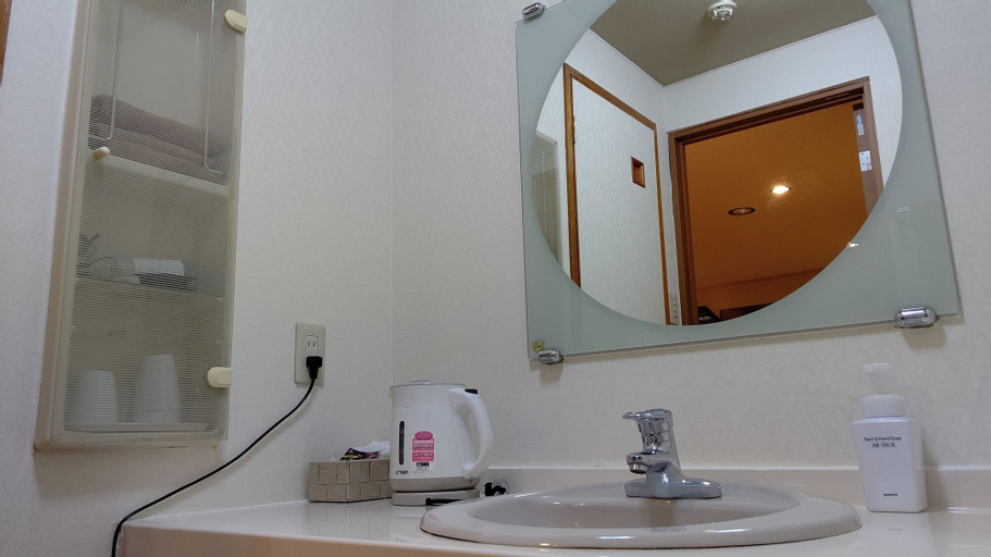 Bedroom 5, E Hotel WARABI, Warabi