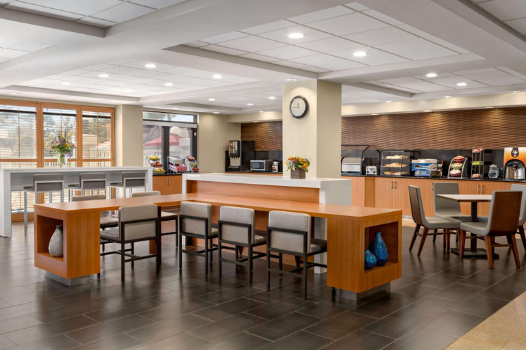 Food & Drinks 5, Wingate by Wyndham - Wilmington, New Hanover