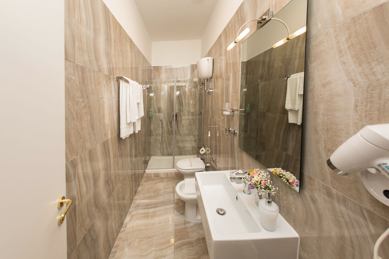 Bathroom 3, NeapolitanTrips Hotel, Napoli