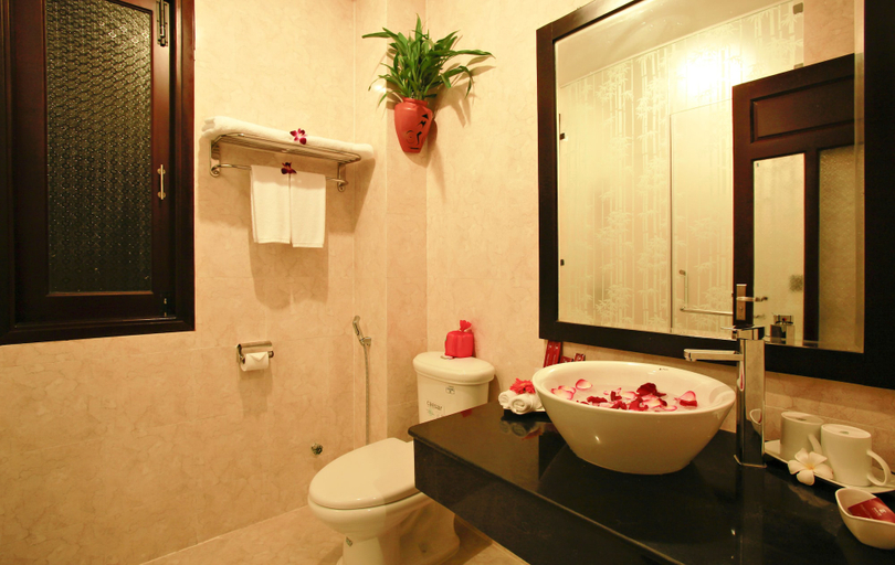 Bathroom 5, Pham Gia Boutique Villa, Da Nang