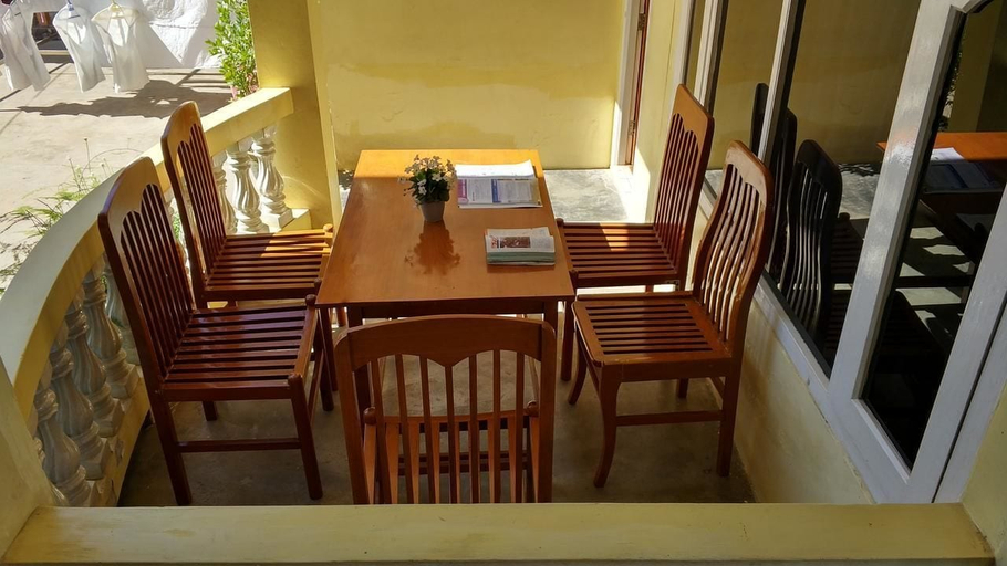 Others, Bright hotel, Taunggye