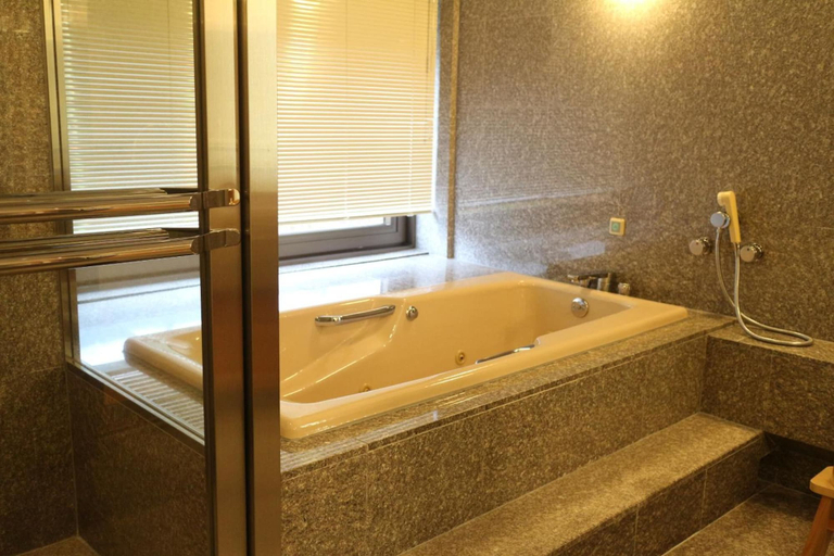 Bathroom 5, Naspa New Otani, Minamiuonuma