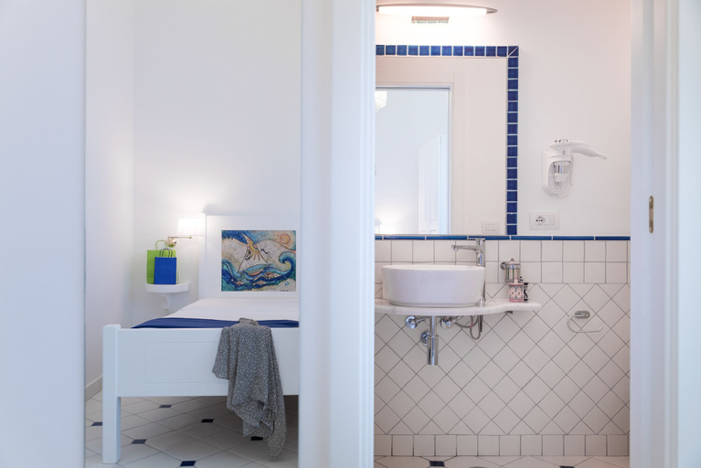 Bathroom 5, Vista D'Amalfi, Salerno
