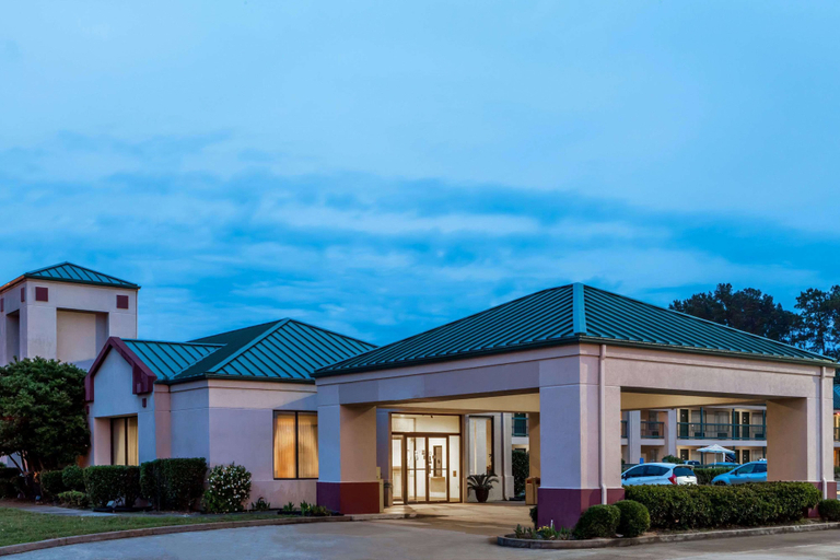 Exterior & Views 2, Super 8 by Wyndham Jasper TX, Jasper