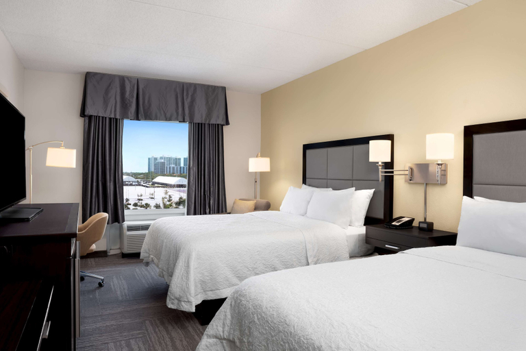 Bedroom 3, Hampton Inn by Hilton Hallandale Beach Aventura, Broward