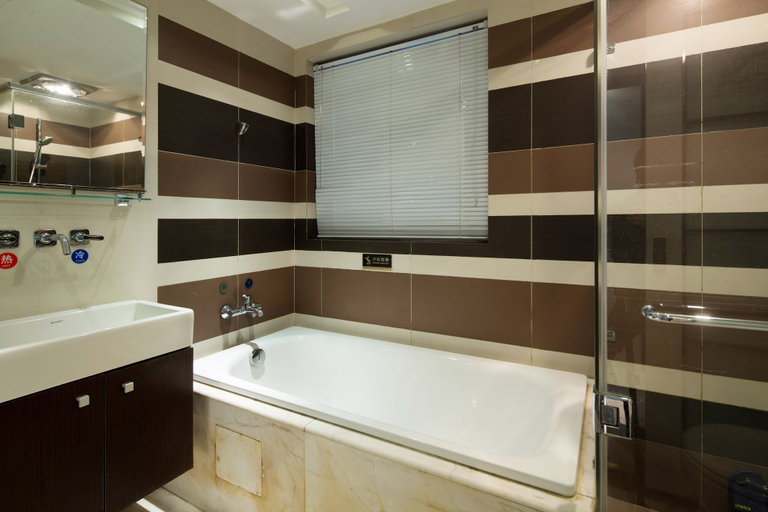 Bathroom 3, Chengdu Skyline International Apartment, Chengdu