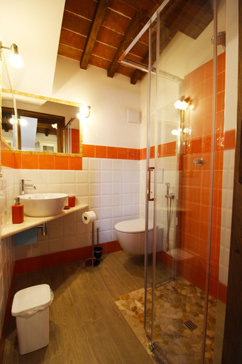 Bathroom 4, Casa Cervognano, Siena