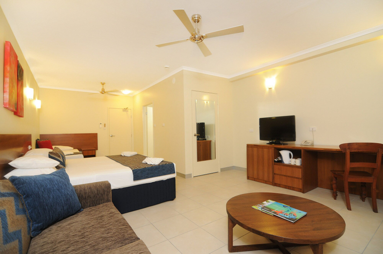 Bedroom 3, Cairns Queenslander Hotel & Apartments, Cairns