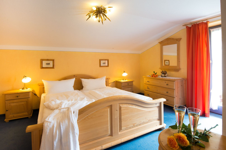 Bedroom 3, Hotel Bärenstüberl, Berchtesgadener Land