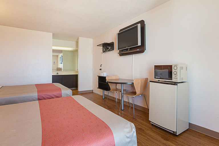 Bedroom 4, Motel 6 Newnan, GA, Coweta