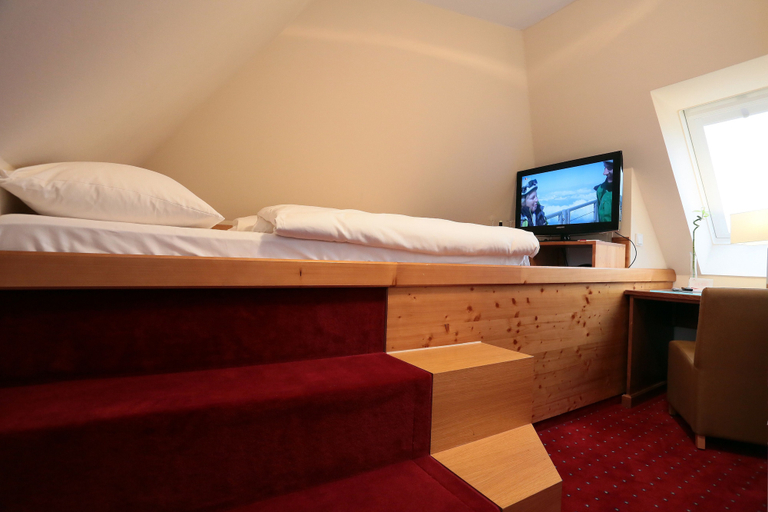 Bedroom 3, Romantik Hotel Scheelehof, Vorpommern-Rügen