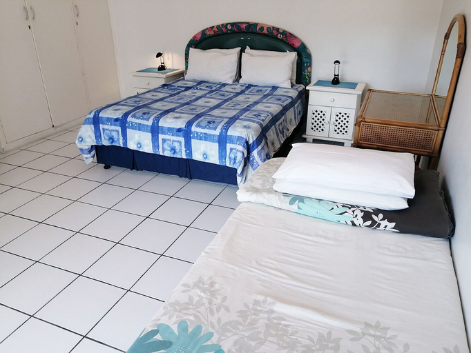 Bedroom 3, Claridges 106, Ugu